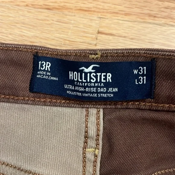 Hollister Women's Ultra High Rise Dad Jeans w/ Brown Patchwork - Picture 4 of 5